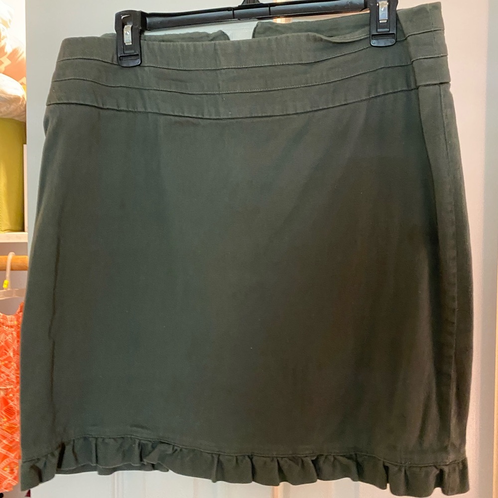 Ingredients army green mini skirt great condition